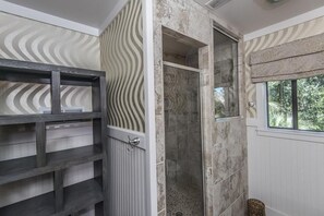 House, Multiple Beds (Playin Hookey)