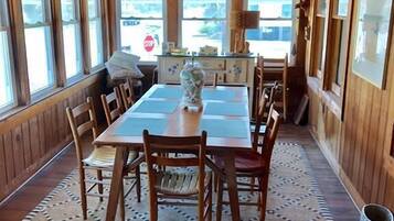 House, Multiple Beds (Salley/Morrison) | Private kitchen