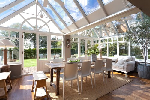 Dormestone Farm by Bloom Stays - sleeps 12 with outdoor swimming pool and tennis court