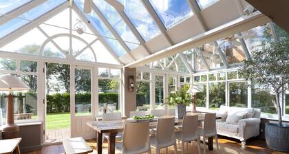 Dormestone Farm by Bloom Stays - sleeps 12 with outdoor swimming pool and tennis court