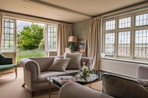 TV, fireplace - Dormestone Farm by Bloom Stays - sleeps 12 with outdoor swimming pool and tennis court (Ashford)