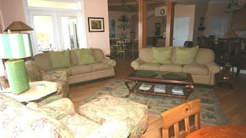 House, Multiple Beds (The Breakers) | Living room