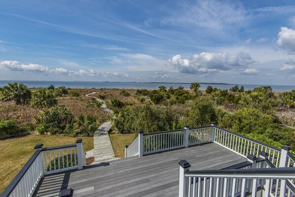 บ้านพัก, หลายเตียง (The Pearl) | ระเบียง