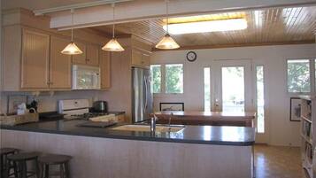 House, Berbilang Katil (Brainwaves) | Dapur peribadi