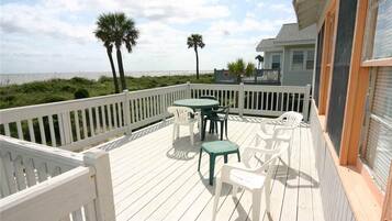 Nhà, nhiều giường (Tiger's Roost) | Ban công