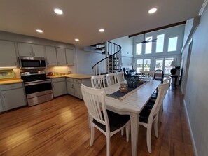 House, Multiple Beds (Gone Coastal) | Private kitchen | Oven