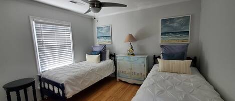 Maison, plusieurs lits (Gone Coastal) | 5 chambres, Wi-Fi