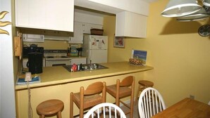 Condo, 2 Katil Ratu (Queen) (Club Cottage 825) | Dapur peribadi