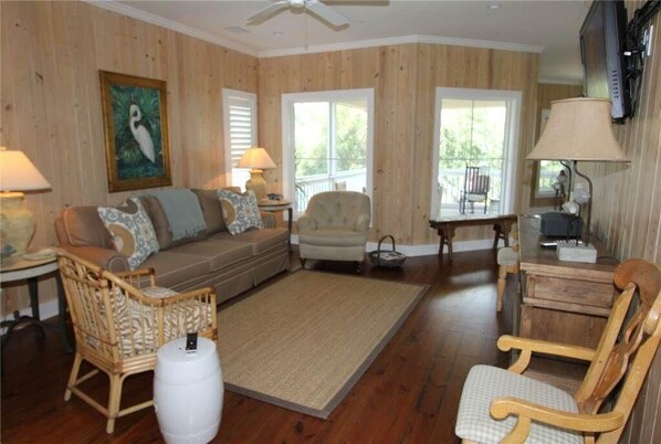 House, Multiple Beds (Creekside Cottage) | Living room | TV