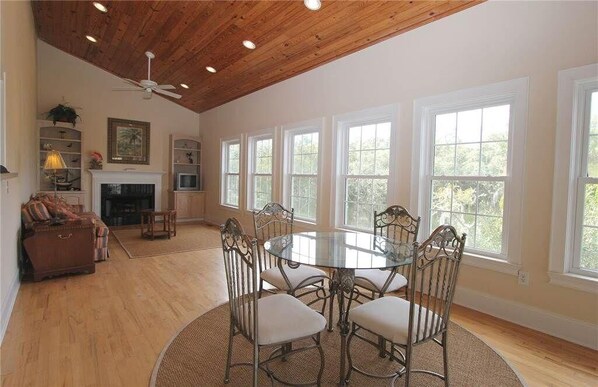 House, Multiple Beds (Goldsmith) | Living room - Goldsmith (Edisto Island)