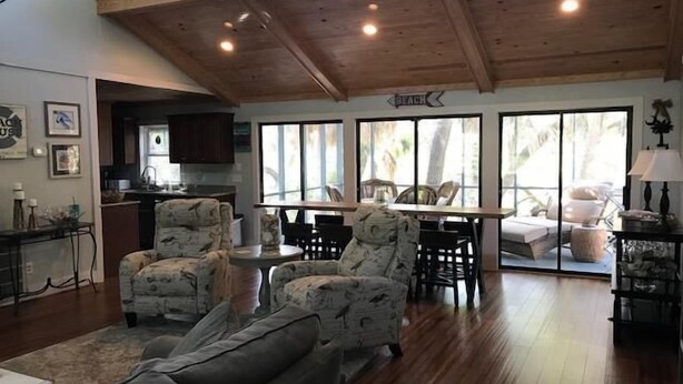 House, Multiple Beds (Howe It Should Be) | Living room