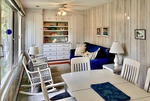 House, Multiple Beds (Janet's Blue Haven) | Living room