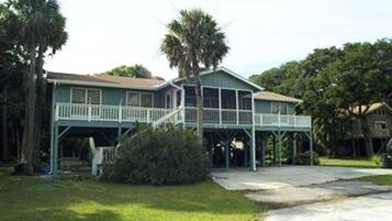 House, Multiple Beds (Jumangi) | Exterior