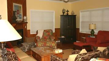 House, Multiple Beds (Palmer at Jeremy Cay) | Living room