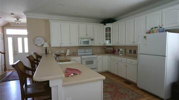 Rumah, Beberapa Tempat Tidur (Pink Flamingo) | Dapur pribadi