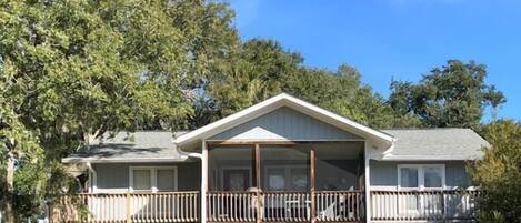 Casa, varias camas (1017 Byrd St) | Exterior