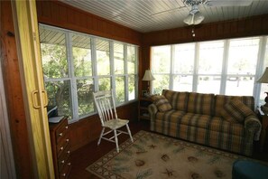 單棟房屋, 多張床 (Sound Pleasures) | 客廳