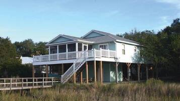 Rumah, Beberapa Tempat Tidur (Watercolors) | Eksterior