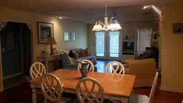 House, Multiple Beds (Amazing Grace) | Private kitchen