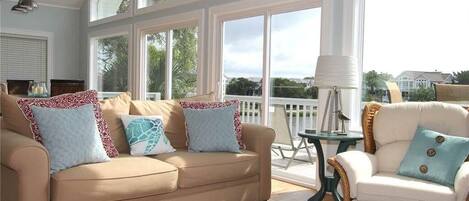 獨棟房屋, 多張床 (At Water's Edge) | 客廳