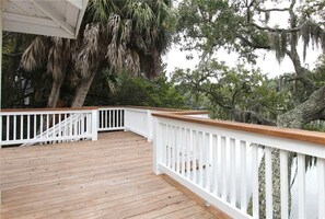 House, Multiple Beds (Austin's Serenity) | Balcony - Austin's Serenity (Edisto Island)