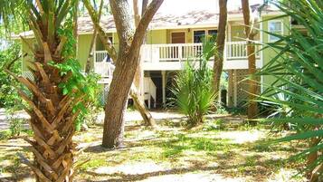 House, Multiple Beds (Austin's Serenity) | Property grounds