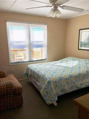 3 bedrooms - Beach Retreat (Edisto Island)