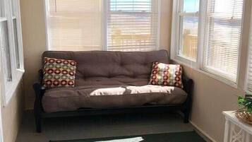 House, Multiple Beds (Beach Retreat) | Living room