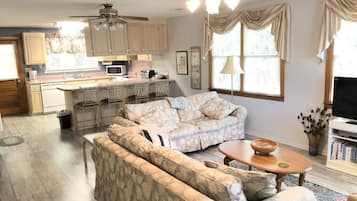Rumah, 2 Tempat Tidur Queen (Corner Pocket) | Ruang keluarga