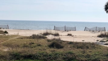 House, Multiple Beds (Dowry) | Beach