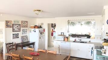 House, Multiple Beds (Dowry) | Private kitchen