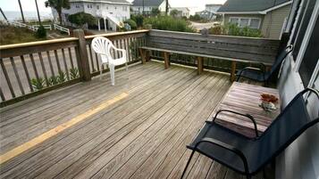 Nhà, nhiều giường (Dowry) | Ban công