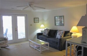Living room - Dreamcatcher (Edisto Island)