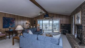 Rumah, Beberapa Tempat Tidur (Escape) | Ruang keluarga