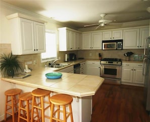 House, Multiple Beds (Grand View) | Private kitchen - Grand View (Edisto Island)