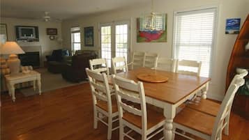 House, Multiple Beds (Grand View) | Private kitchen