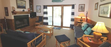 House, Multiple Beds (Miss Irene) | Living room