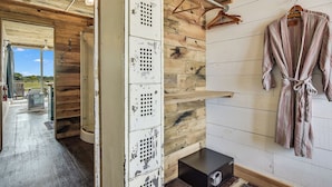 Interior - Flophouze Shipping Container Hotel - Houze 1 (Round Top)