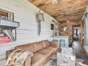Interior - Flophouze Shipping Container Hotel - Houze 1 (Round Top)