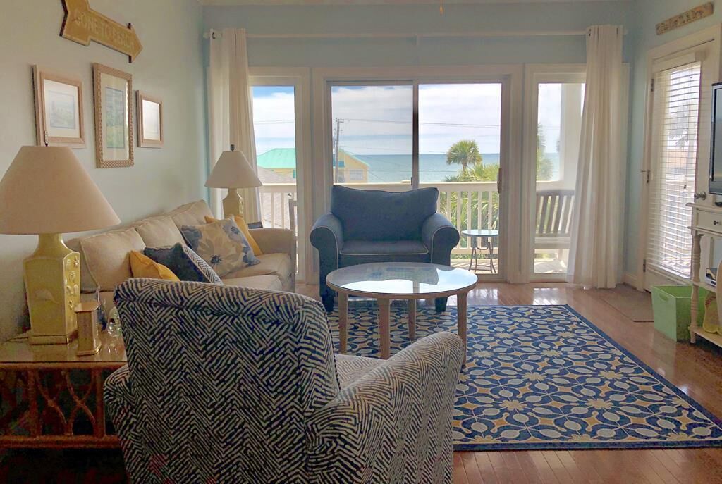 House, Multiple Beds (The Retreat 5B) | Living room