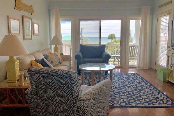 House, Multiple Beds (The Retreat 5B) | Living room