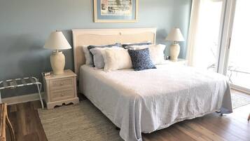 Nhà, nhiều giường (The Retreat 5B) | 3 phòng ngủ, khu vực làm việc phù hợp cho laptop