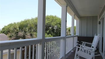 House, Multiple Beds (The Retreat 6A) | Balcony