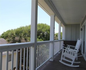 House, Multiple Beds (The Retreat 6A) | Balcony