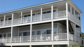 Rumah, Beberapa Tempat Tidur (The Retreat 6A) | Eksterior