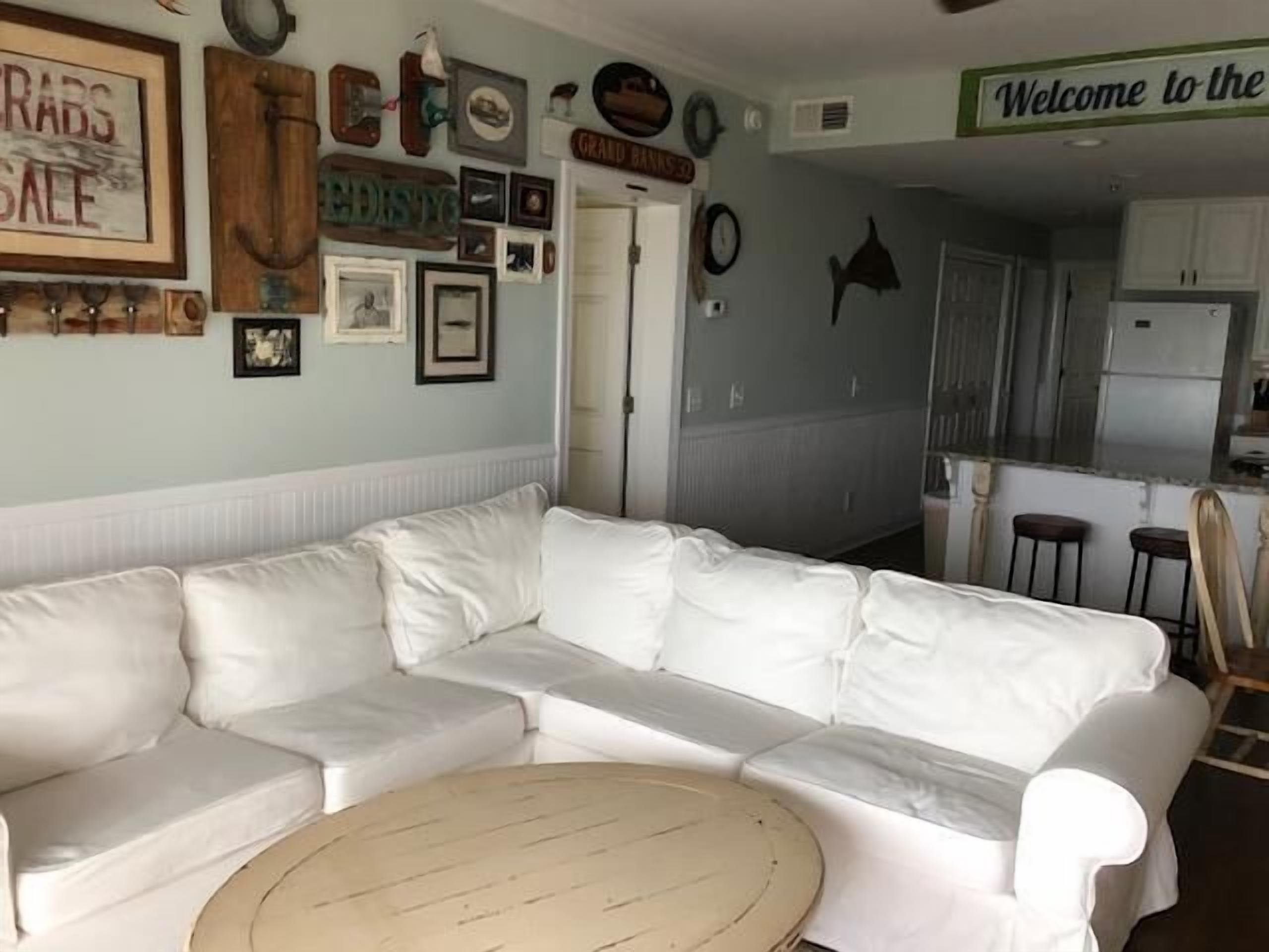 House, Multiple Beds (The Retreat 6A) | Living room