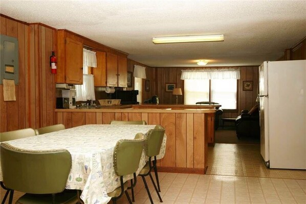 House, Multiple Beds (Sea Braces- Apt B) | Private kitchen | Fridge, microwave, oven, dishwasher