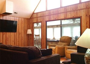House, Multiple Beds (Sea Braces- Whole House) | Living room