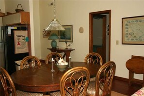 House, Multiple Beds (Shark's Tooth) | Private kitchen