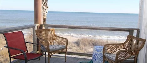 Casa, varias camas (Stormy's Newhaven) | Balcón